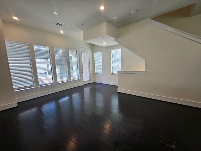 Building Photo - 2401 Crawford St