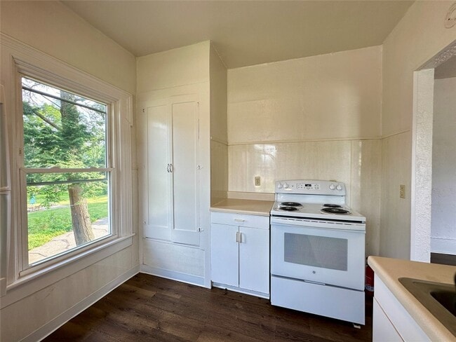 Building Photo - 336 Meadville St