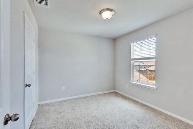 Building Photo - 13923 Macquarie Dr