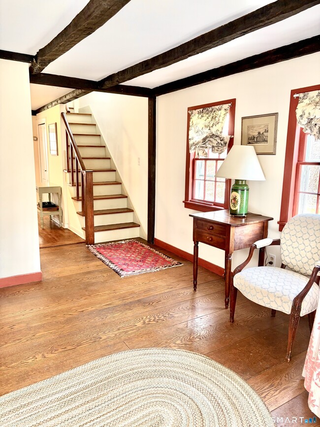 Building Photo - 310 Valley Rd