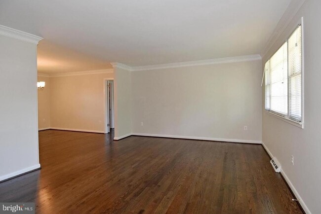 Building Photo - 8800 McNair Dr
