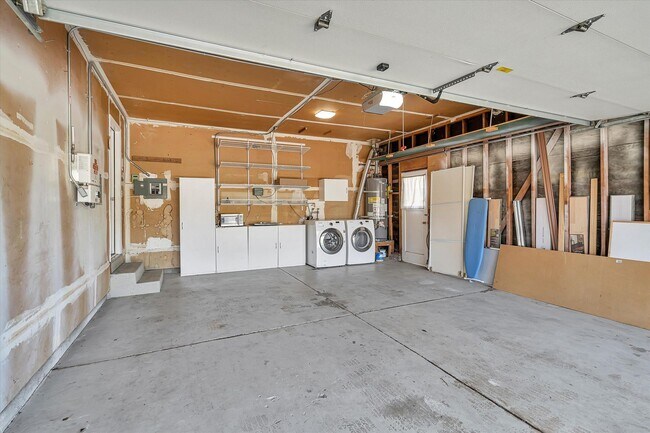 Building Photo - Wow! What a Great Home! Coming Soon!