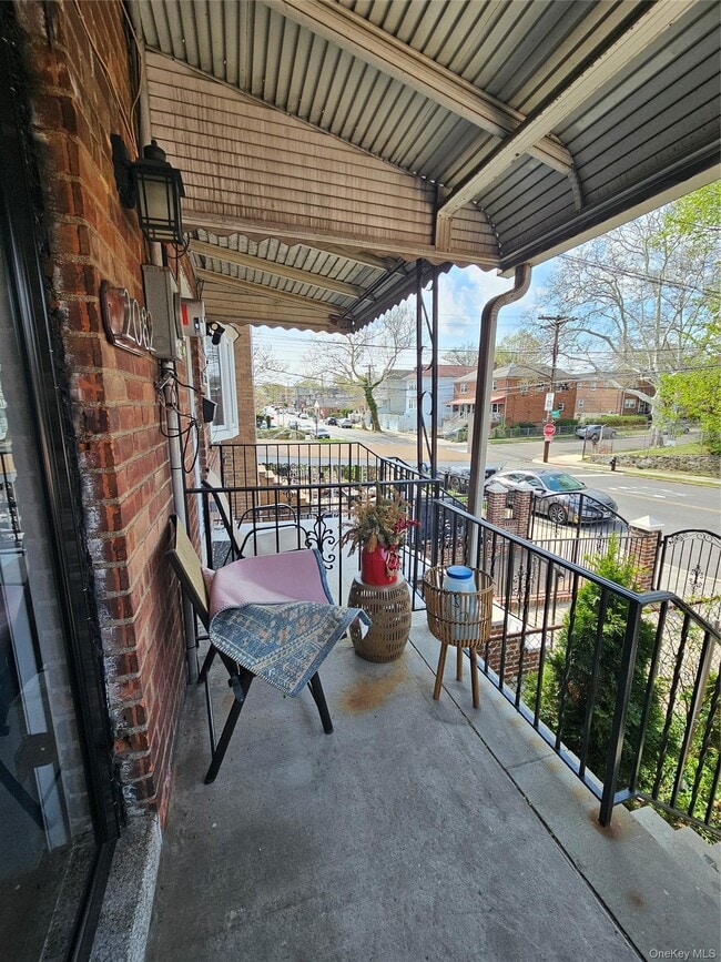 Building Photo - 2082 Pitman Ave