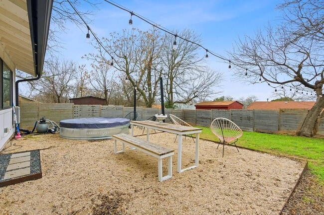 Building Photo - 7106 Colony Park Dr