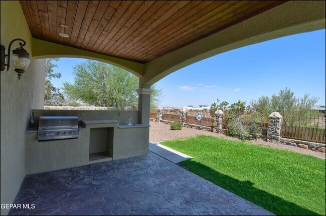Building Photo - 7379 Black Mesa Dr