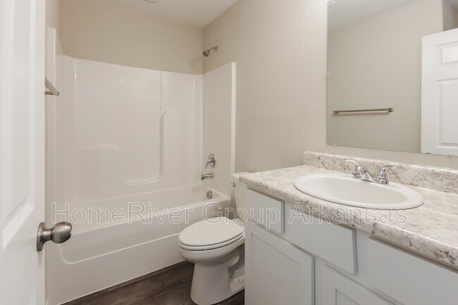 Building Photo - 6607 SW Chestnut Hill Rd