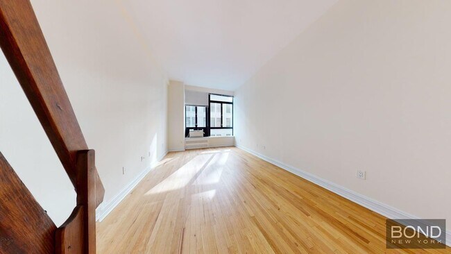 Building Photo - 1 Astor Pl