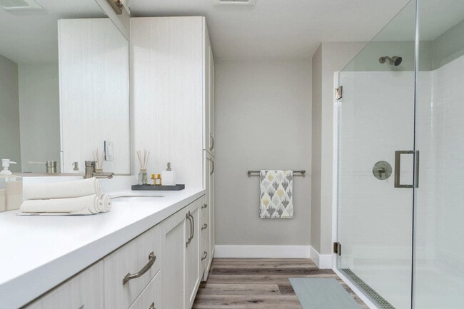 Building Photo - 1222 Oakmead Pkwy