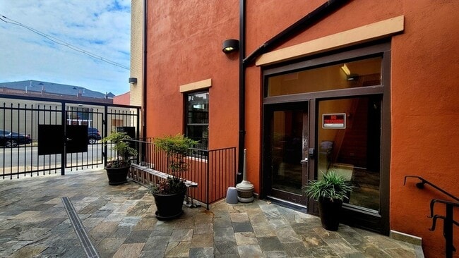 Building Photo - Lombardy Lofts