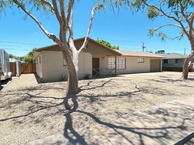Building Photo - Highland Estates