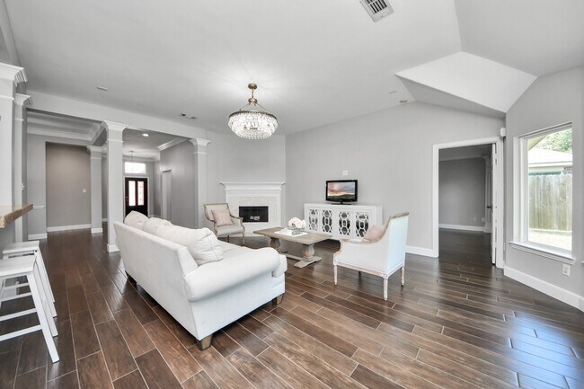 Building Photo - 18027 Parkwille Ln