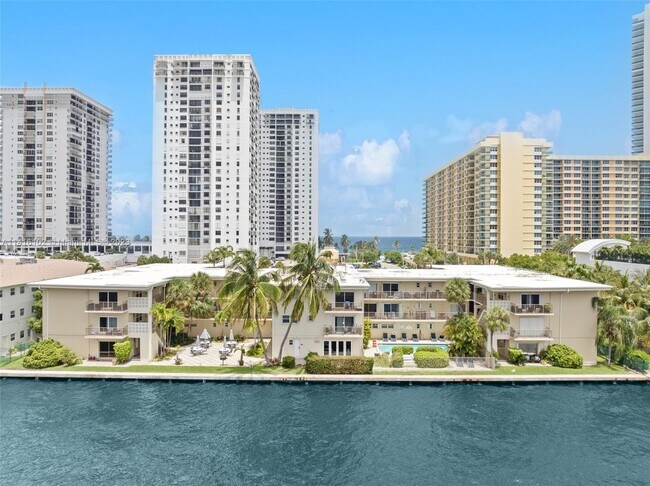 Building Photo - 2600 S Ocean Dr