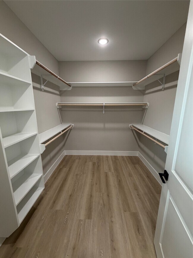 Building Photo - 2619 Piemonte Ave
