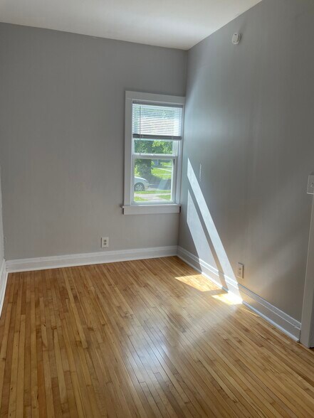 Office - 220 S 61st Ave W