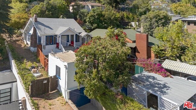 Building Photo - 2565 Glen Green St