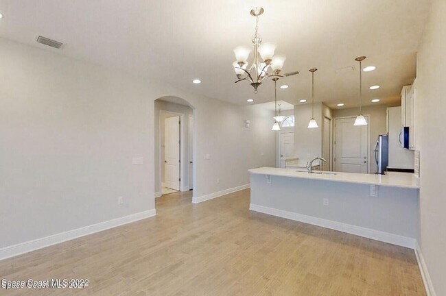 Building Photo - 2746 Spur Dr