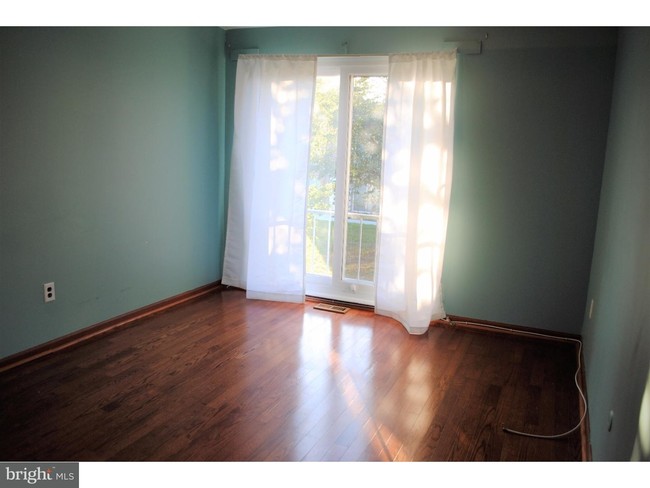 Building Photo - 316 Valley Forge Ct