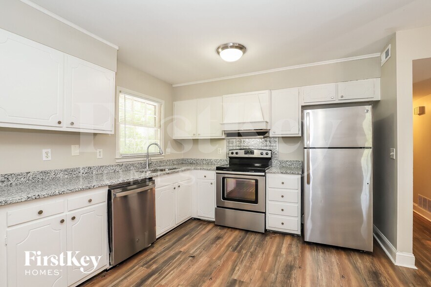 Building Photo - 1913 Middlewood Ct