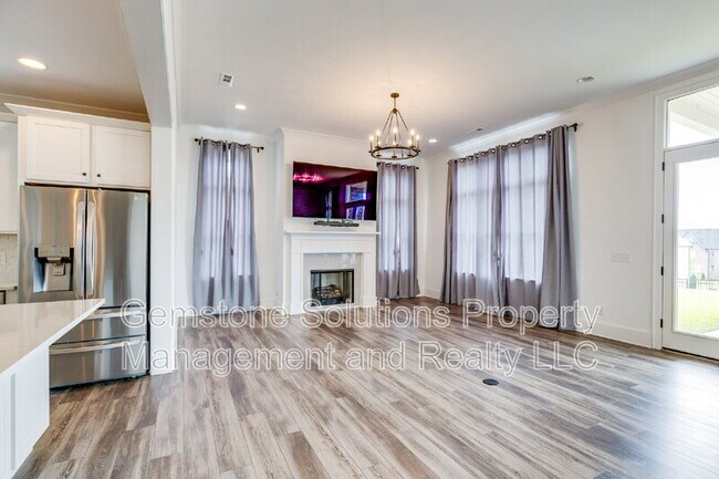 Building Photo - 7284 Ludlow Dr