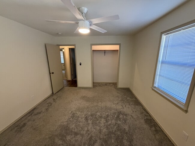 Building Photo - 116 Fern Dr