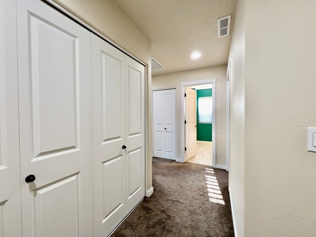 Building Photo - Beautiful 3 Bedroom Home Located in The Meadows at Baseline Woods Neighborhood Close to Nike and ...