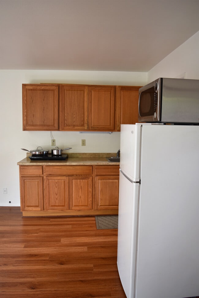 kitchenette - 2330 Malcolm Ave