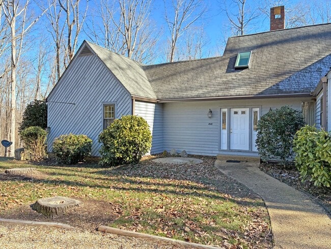 Building Photo - Charming and Unique 3 Bedroom - Powhatan/Midlothian Area