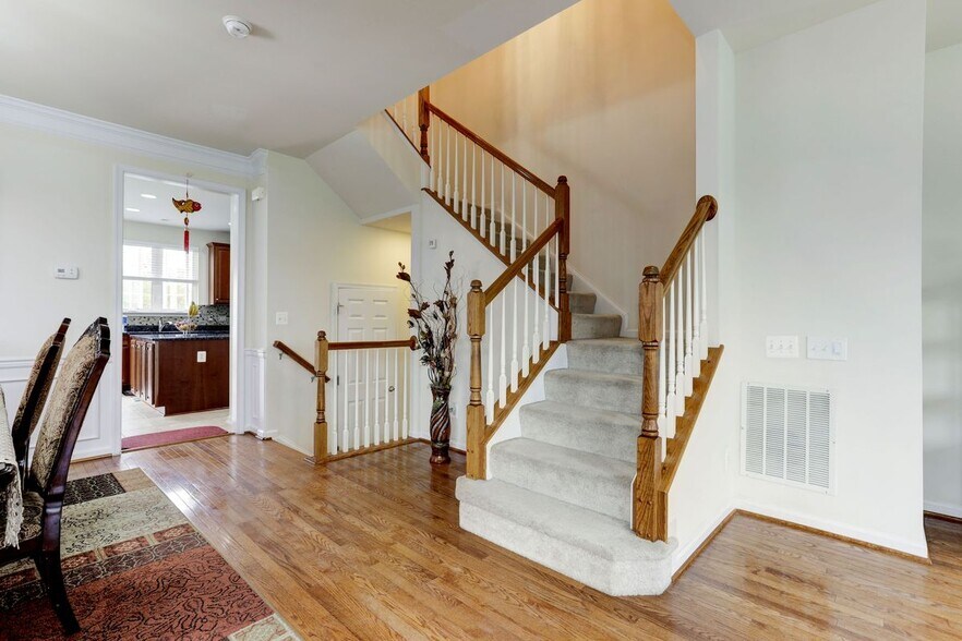 Building Photo - 43551 Wheadon Terrace