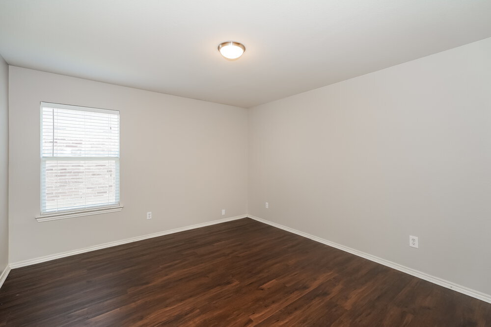 Building Photo - 1708 Diamond Lake Trail