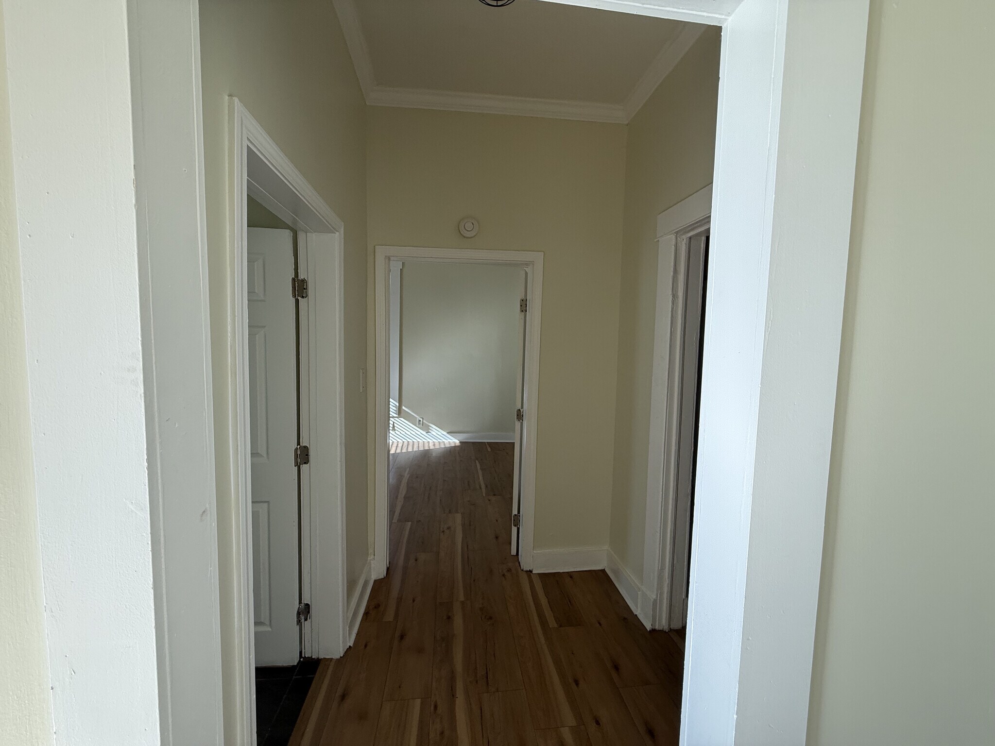 Building Photo - 1371 Ridgeway St