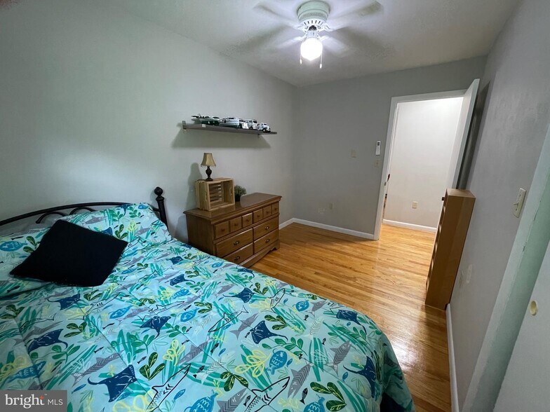 Bedroom 3 - 484 Pennsylvania Ave