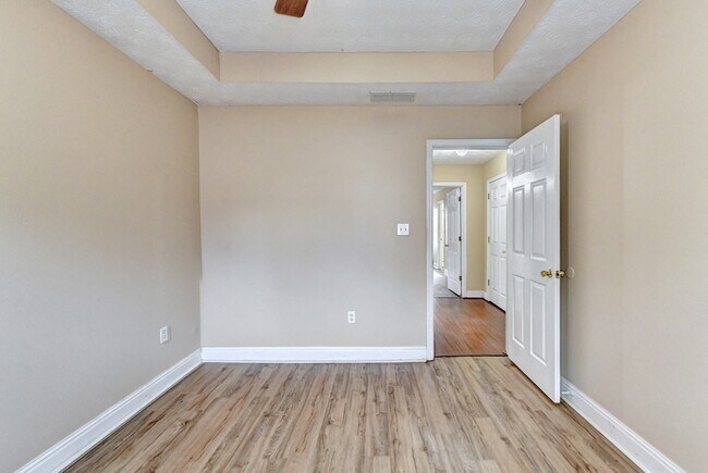 Building Photo - 40 Wisteria Blvd