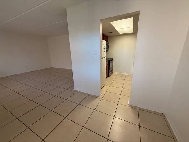 Building Photo - Delightful 2 bedroom in Habana Park!