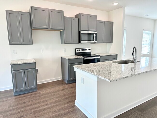 Building Photo - 4091 Textile Ln SW