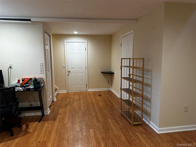 Building Photo - 2402 Rockledge Ct