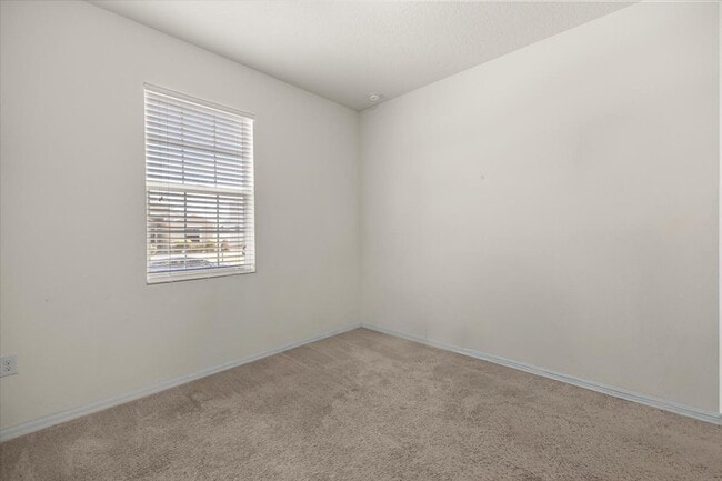 Building Photo - **Spacious 4-Bedroom, 3.5-Bath Home with Private Guest Suite and 3-Car Garage**