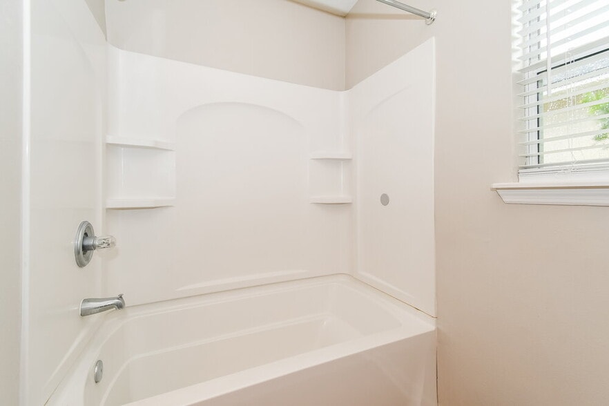 Building Photo - 3859 Marsh Bluff Dr