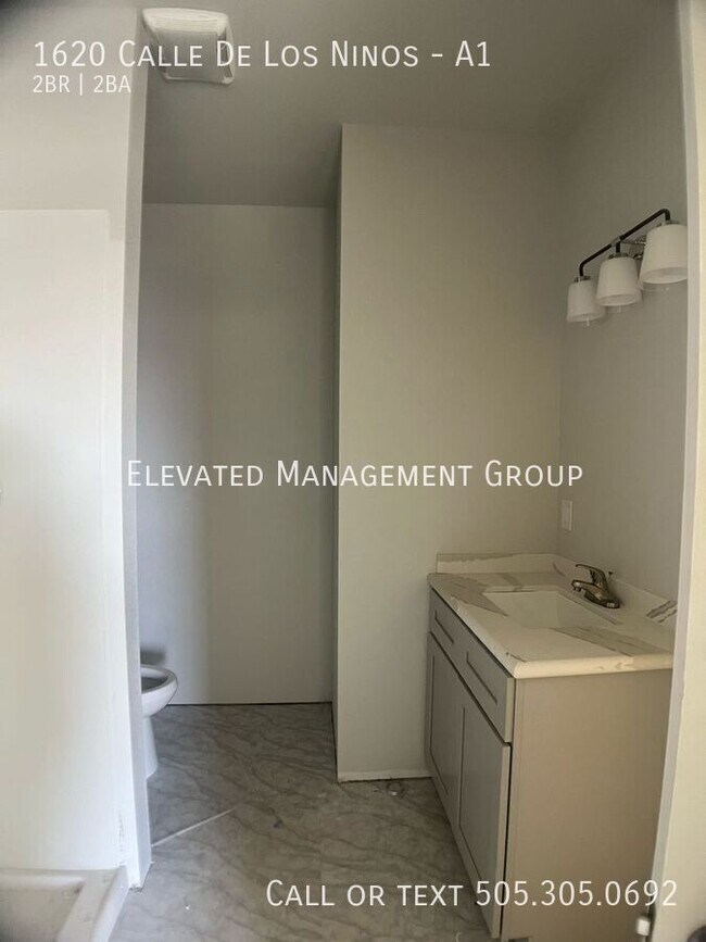 Building Photo - 1620 Calle de los Ninos Ave