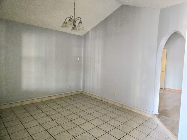 Building Photo - 221 Murcia Dr