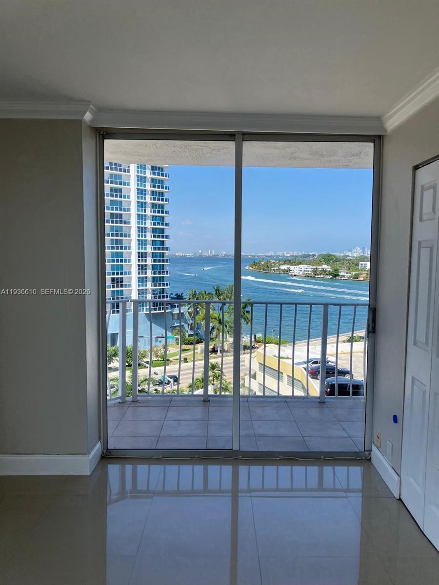 Building Photo - 7601 E Treasure Dr