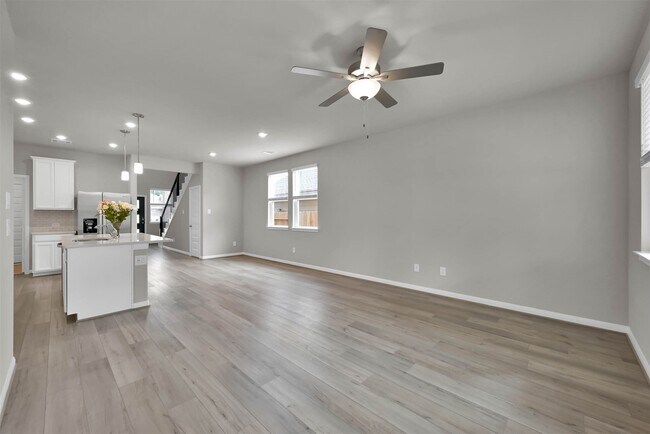 Building Photo - 213 Harper Ridge Dr