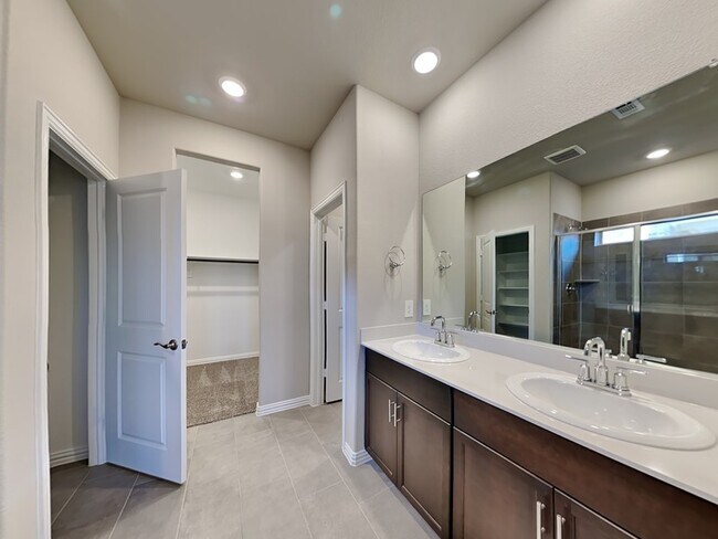 Building Photo - 3316 Celestial Ln