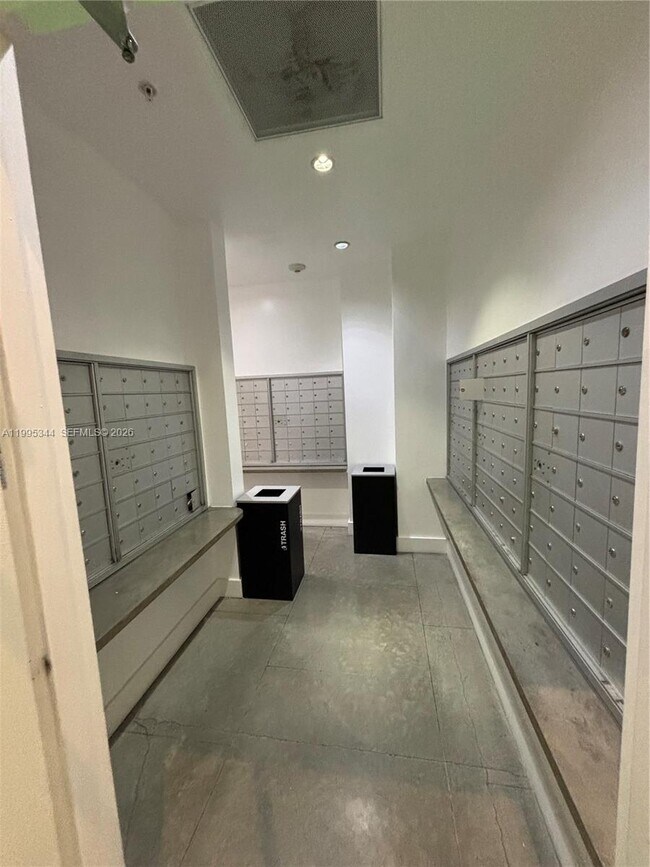 Building Photo - 133 NE 2nd Ave