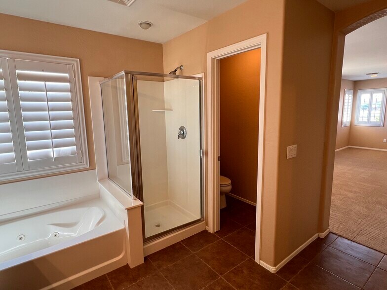 Building Photo - 6631 S Classic Way