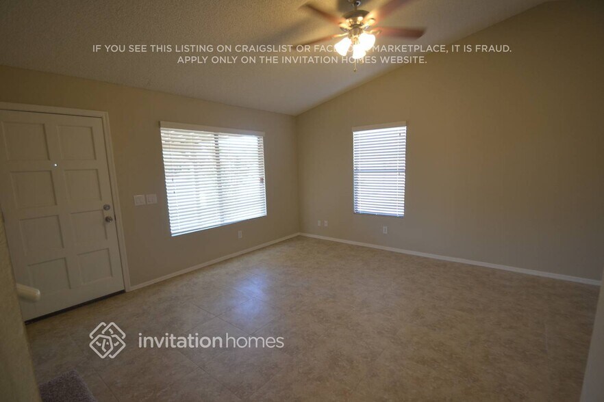 Building Photo - 13817 S 36th Way