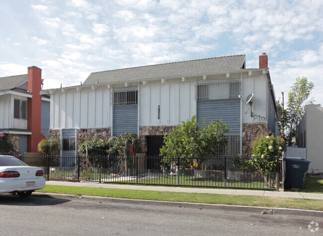 Building Photo - 8127 Cypress Ave