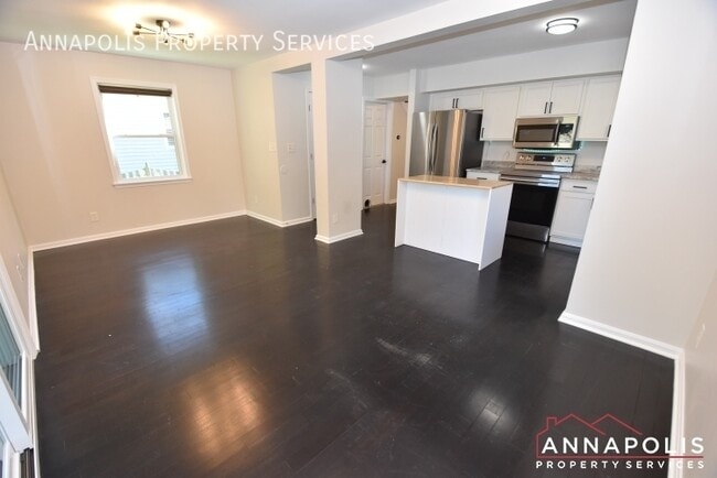 Building Photo - 114 Oakwood Rd