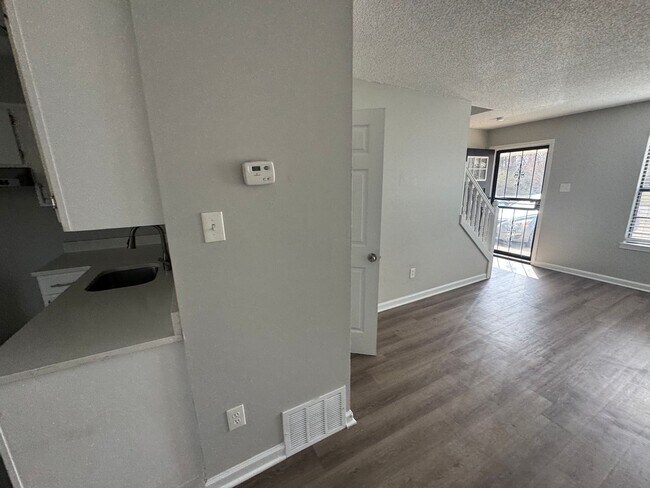 Building Photo - 3546 Christine Rd