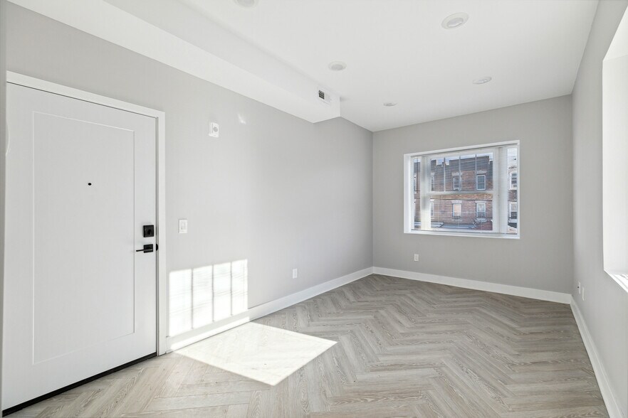 Building Photo - 862 N 41st St