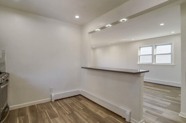 Building Photo - 157 Neptune Ave